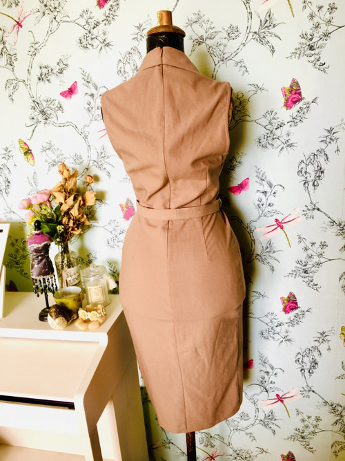 Šaty pencil pin-up beige — foto 5