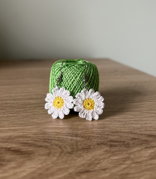 Háčkované náušnice; kopretiny — foto 2