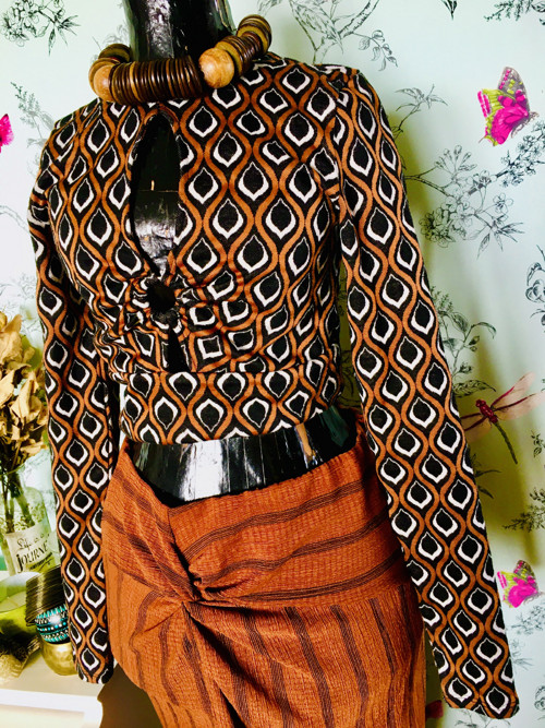 Crop Top retro vzory — foto 3