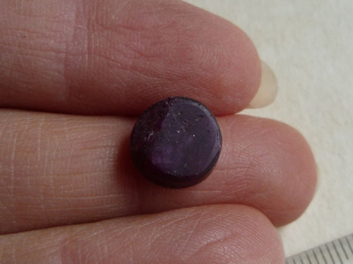 Rubín - kabašon - 1cm (R8) — foto 5