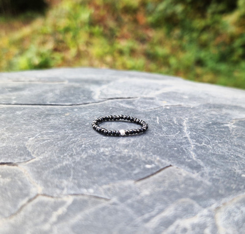 Černý turmalín*skoryl*rondelky*1x2mm*prsten*Ag — foto 4