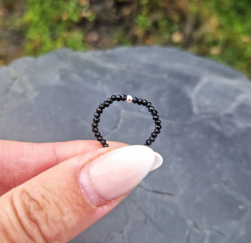 Černý turmalín*skoryl*rondelky*1x2mm*prsten*Ag — foto 5