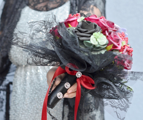 Svatební kytice Gothic — foto 3
