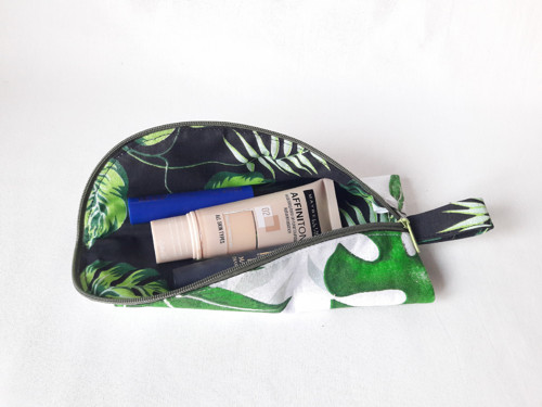 Kosmetická taštička Monstera — foto 3