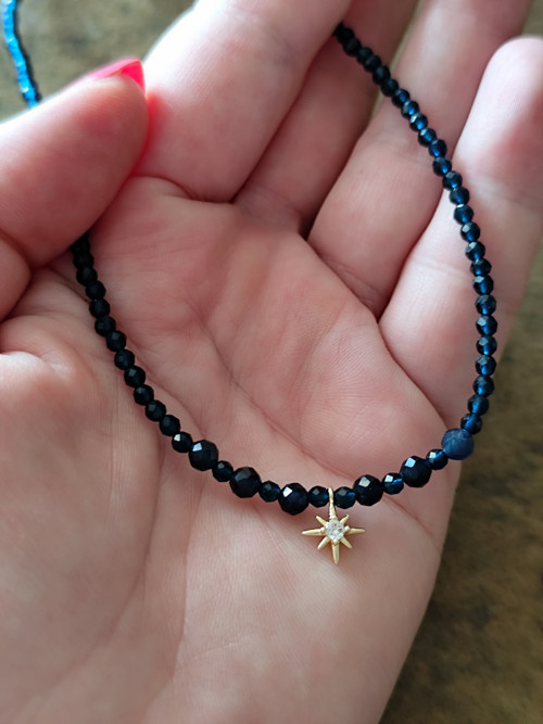 Jemný modrý náhrdelník — foto 3