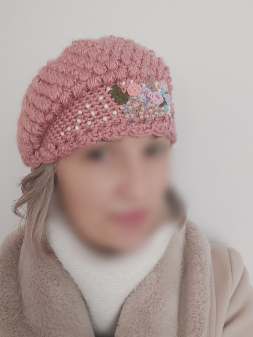 Háčkovaná čiapko-baretka — foto 4