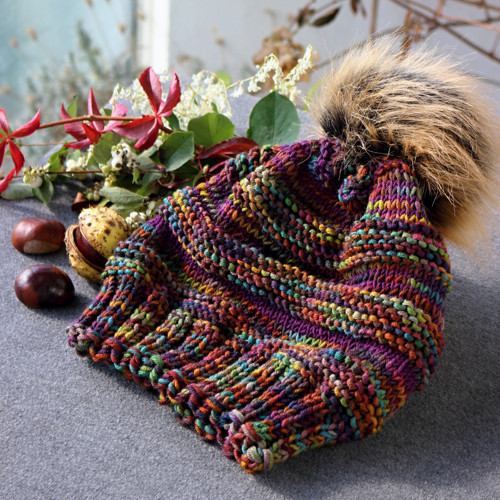 Čapule s bambulí 100% merino "V borůvčí" — foto 4