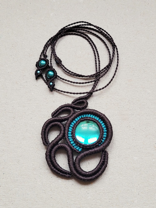 Macramé náhrdelník - Tron — foto 2