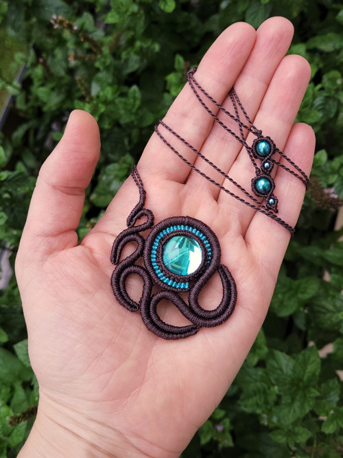 Macramé náhrdelník - Tron — foto 4