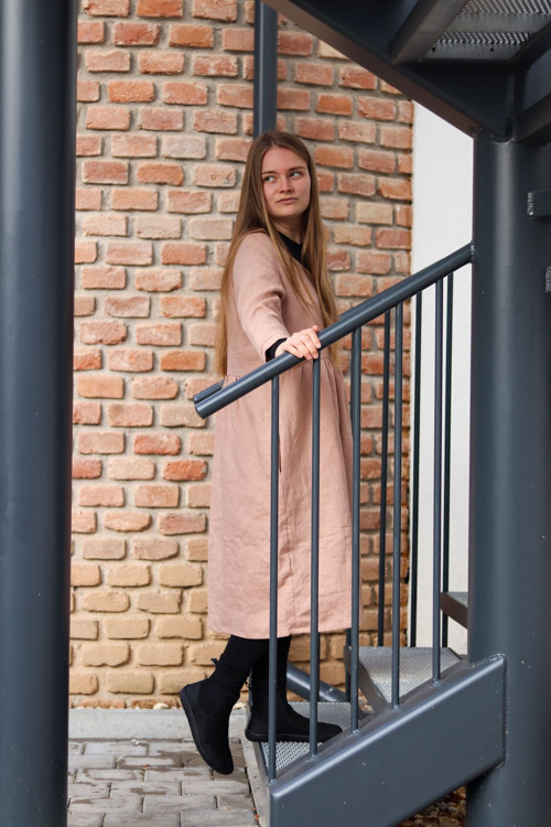 Lněné šaty tělové — foto 5