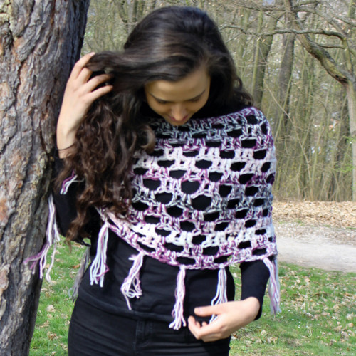 Háčkované pončo "Fialky pod břízkou" — foto 3