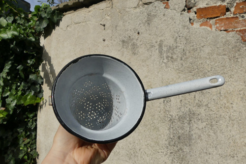 Do kuchyně...smaltovaný cedník — foto 3