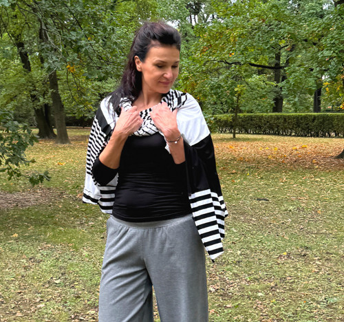 Dlouhá sešívaná šála černobílá — foto 3