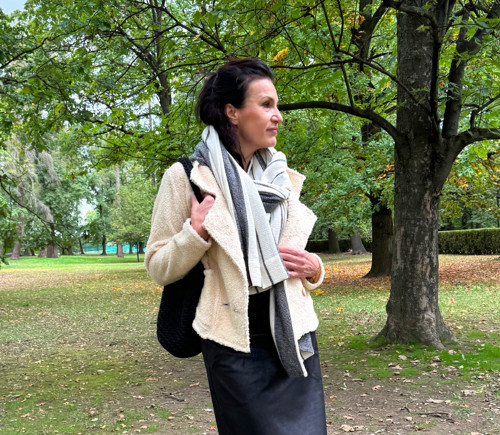 Dlouhá šála šedé pruhy — foto 4