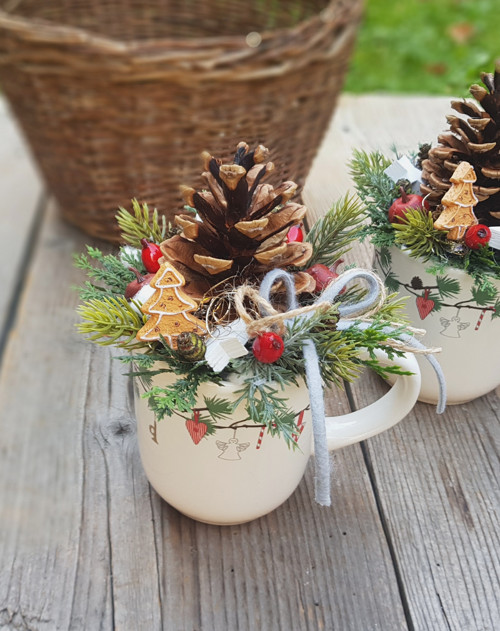 Vánoční dekorace se šiškou — foto 3