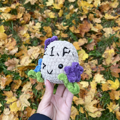 Háčkovaný halloweenský náhrobek — foto 2