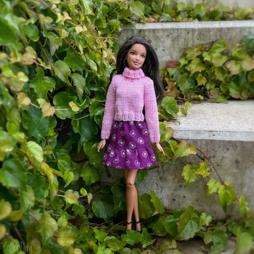 Suknička pro Barbie - purpurová s volánkem — foto 2