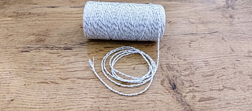 Macrame šnúrka so striebornou lurexovou niťou — foto 2