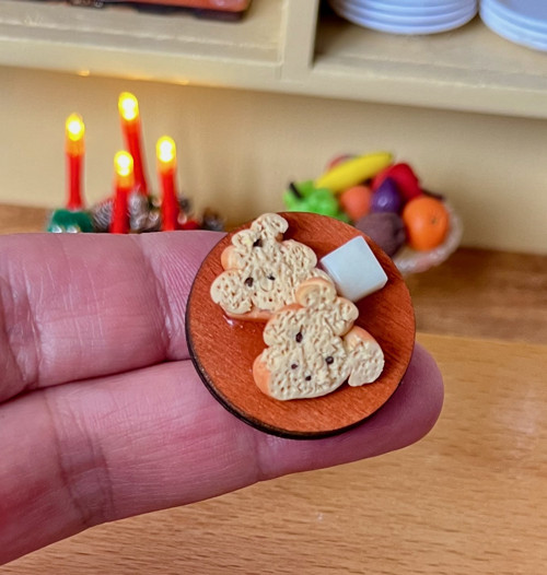Krájená vánočka na prkénku — foto 2