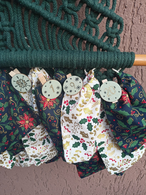 Adventní kalendář, vánoční stromeček, macramé — foto 3