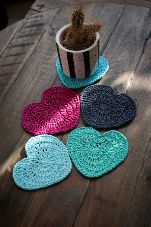 Háčkované podšálky srdce — foto 3