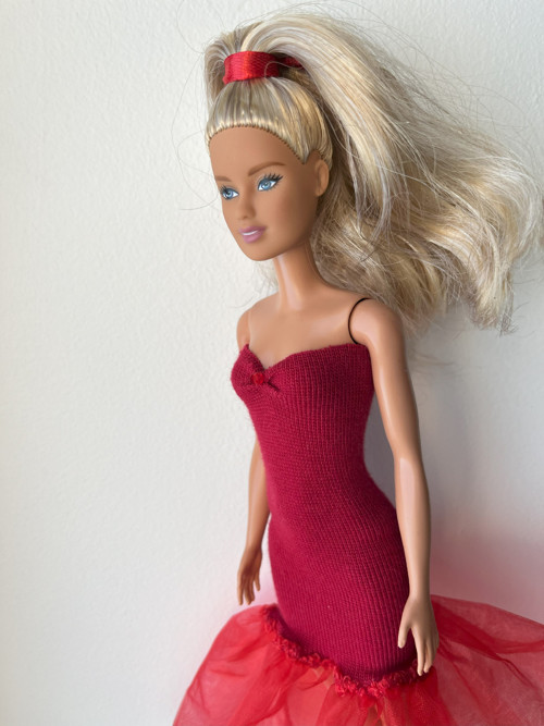 Šaty pro barbie červené — foto 3