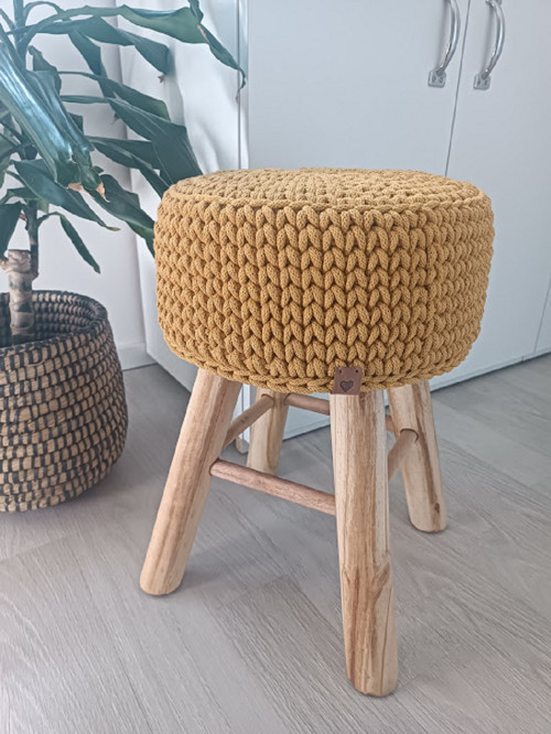 Stolička S Háčkovaným Potahem — foto 3