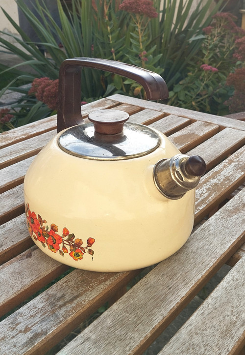 Retro pískací konvice smalt — foto 2