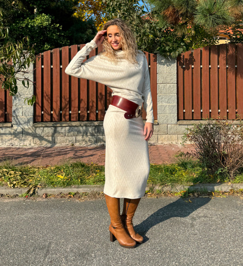 Asymetrické šaty s rolákem — foto 6