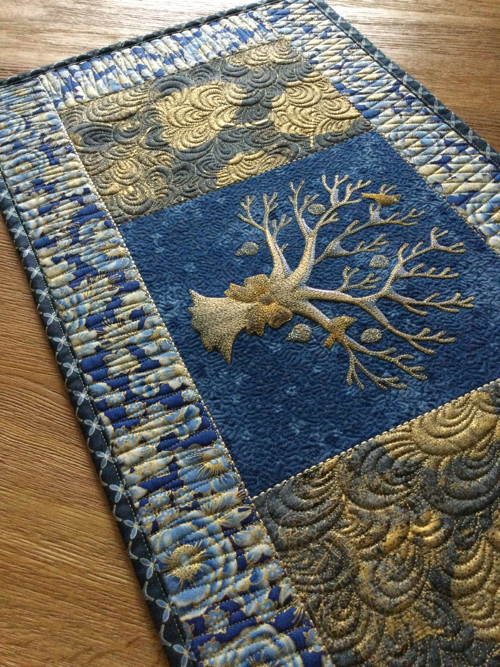 Blue & gold no. 5 / běhoun na stůl — foto 2