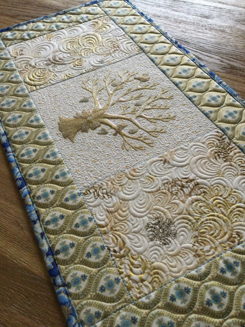 Blue & gold no. 6 / běhoun na stůl — foto 3
