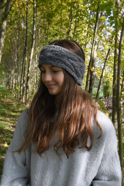 Čelenka v šedém melíru — foto 3