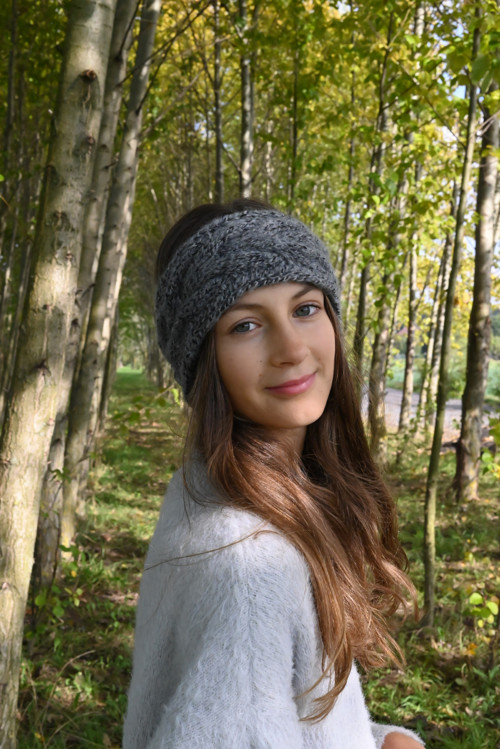 Čelenka v šedém melíru — foto 4