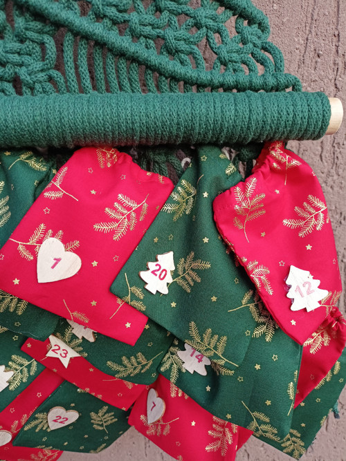 Adventní kalendář, vánoční stromeček, macramé — foto 4