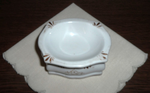 Starožitná porcelánová špetková SLÁNKA — foto 4