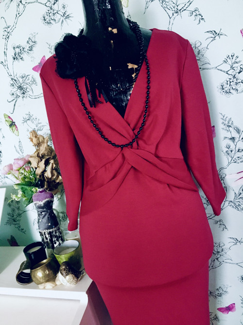 Šaty elegantní ve vínové — foto 2