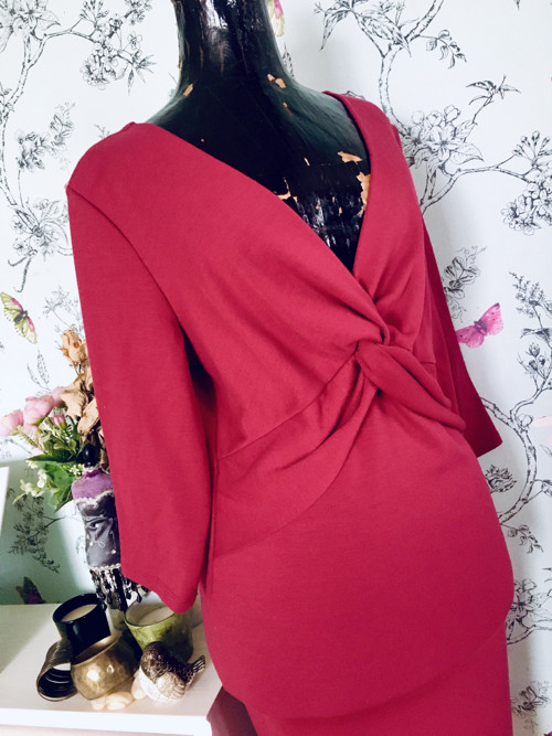 Šaty elegantní ve vínové — foto 4