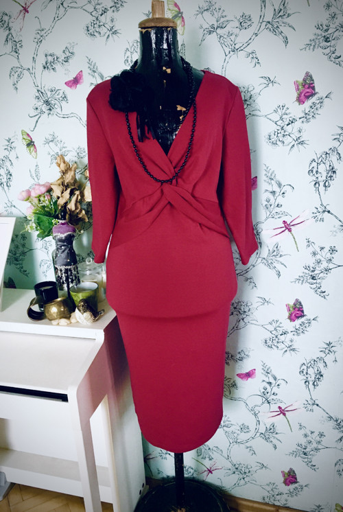 Šaty elegantní ve vínové — foto 3