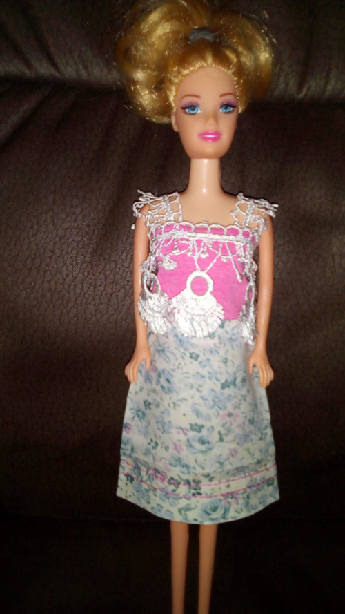 Šaty na panenku Barbie — foto 2