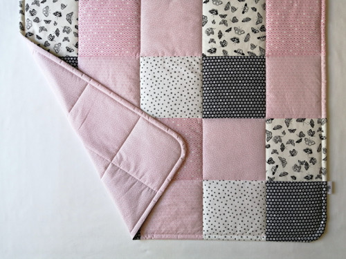 PATCHWORK dětská deka 100x140 bílo-černá + růžová — foto 3