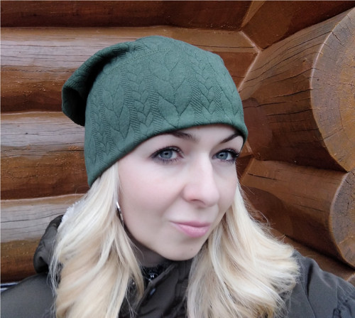 Tmavě zelená čepice copánková UNISEX — foto 3