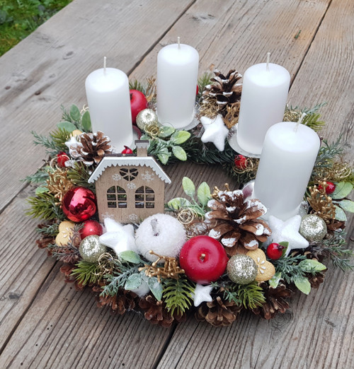 Adventní věneček s domečkem — foto 4