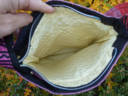 Crossbody holčička s kočkou — foto 3