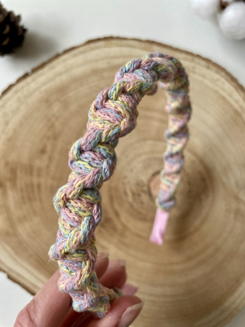 Macrame dětská čelenka Duha - kroucená — foto 3