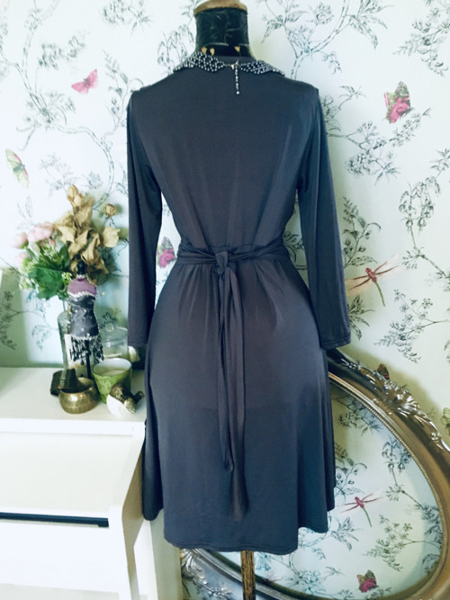 Šaty grey elegance — foto 5