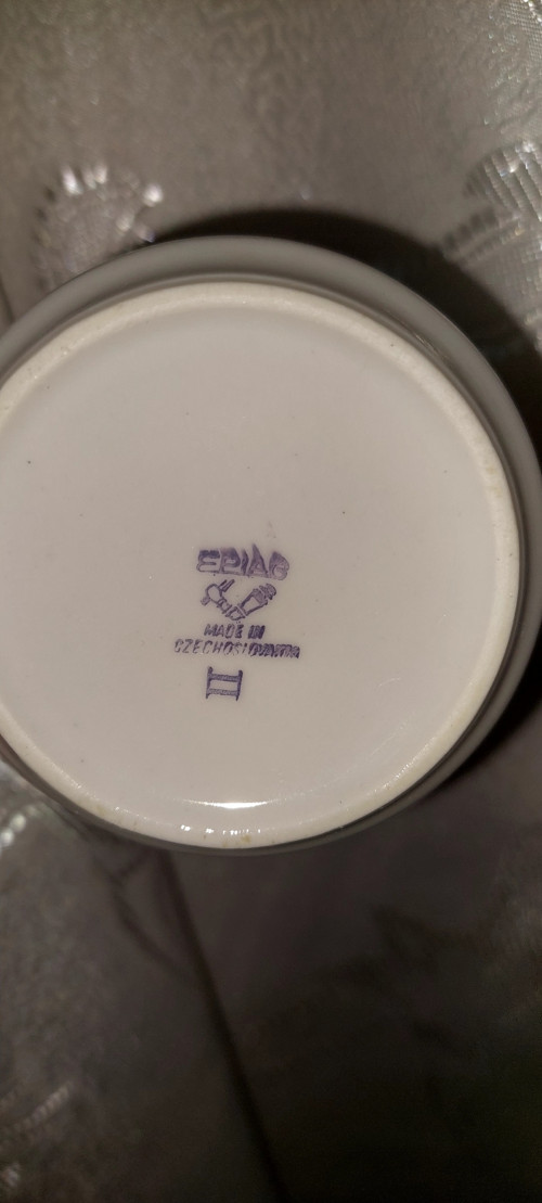 Porcelánový hrnek — foto 3