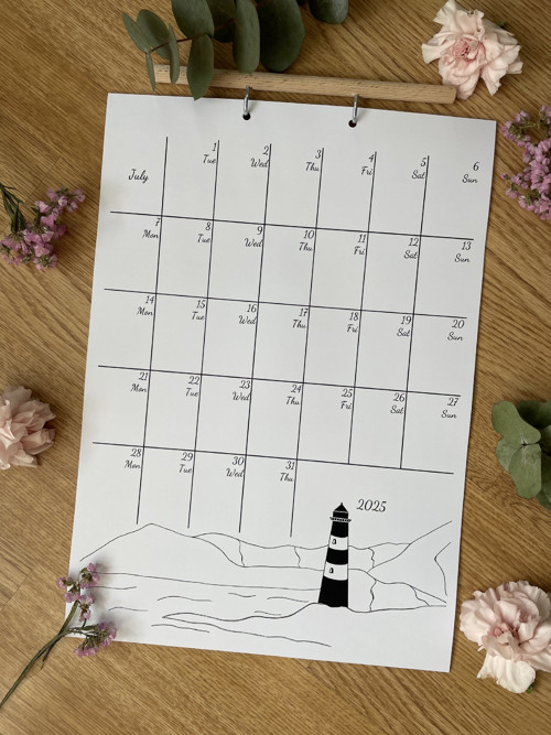 Kalendář nástěnný Hand-Illustrated Calendar 2025 with Wooden Hanger ...