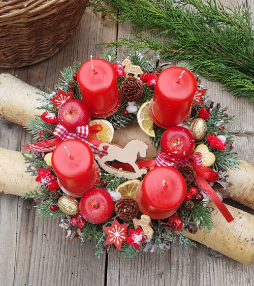 Malý adventní věneček s koníčkem — foto 4