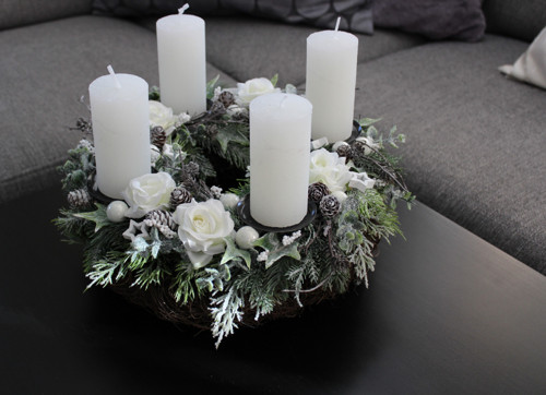 Adventní věneček s růžemi — foto 4