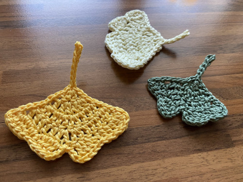 Háčkované lístky ginkgo biloba — foto 4